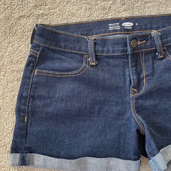 SEMI - FITTED Old Navy Women's Jean Shorts - Picture 3 of 5